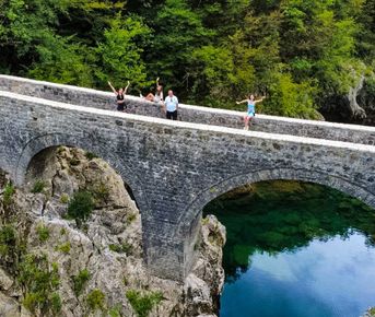 Круиз на яхте по уютной вкусной средневековой Черногории