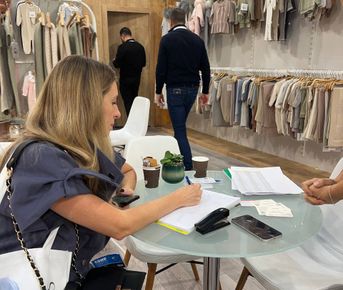 Промо -тур в Китай по фабрикам и производствам одежды.