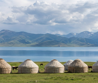 Кыргызстан за гранью открыток: юг, горные озёра и Иссык-Куль
