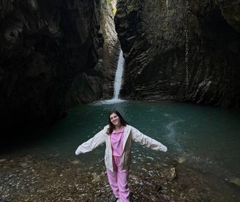 Свирское ущелье + 33 водопада + прогулка у моря: однодневный тур