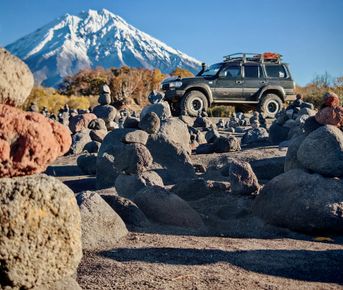 Прогулка к экструзии Верблюд и вулканический пляж Тихого океана