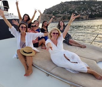 Девичник на вилле в Алании: комфортный отдых, где о тебе и обо всем позаботились.