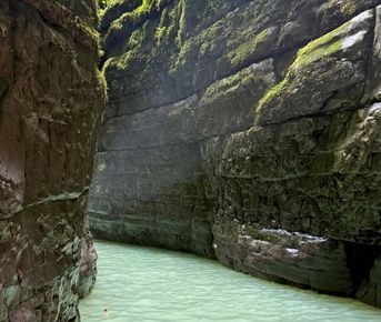 По каньону Хашупсе