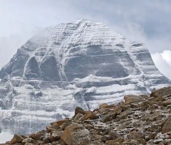 Kailash Manasarovar Yatara With Everest Base Camp and Lhasa
