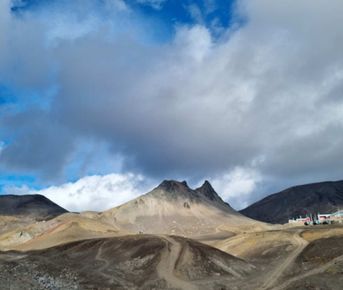 Авачинский перевал, Экструзия "Верблюд"