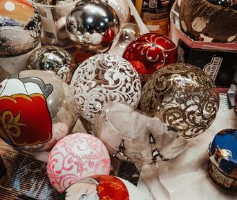 Праздничное путешествие на фабрику ёлочных игрушек и зимний Новгород