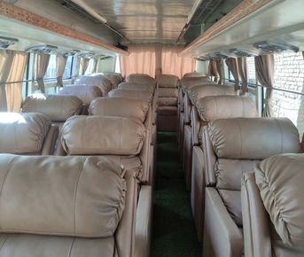 Из Покхары в Катманду на роскошном диван-автобусе