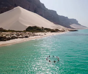 Сокотра: Пятидневная экспедиция на остров драконовых деревьев