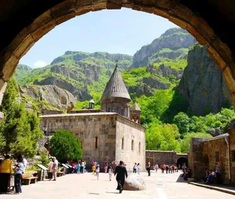 Индивидуальный тур:  Гарни, Симфония камней,Гегард, Хор Вирап