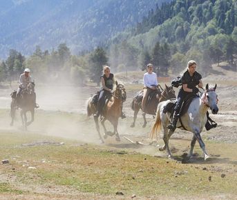 Конный тур для опытных всадников Активный отпуск в горах