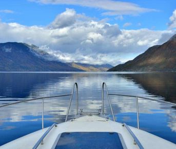 По глади Телецкого озера