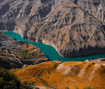 Поездка к Сулакскому каньону в мини-группе (всё включено)