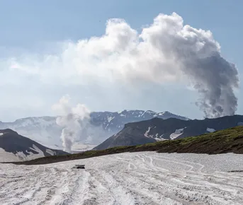 Джип тур Вулкан Мутновский, Каньон Опасный, Минидолина Гейзеров Дачные источники