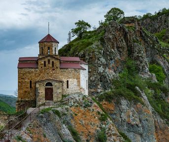 Тур на перевал Гум-Баши, в Сырную пещеру и Шоанинский храм