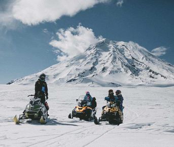 СНЕГОХОДНАЯ ЭКСКУРСИЯ К АВАЧИНСКОМУ И КОРЯКСКОМУ ВУЛКАНАМ