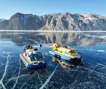 Авторское путешествие по льду Байкала