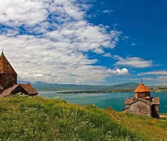 Индивидуальный тур: Озеро Севан, Севанаванк, Дилижан: старый город, Агарцин, памятник Мимино