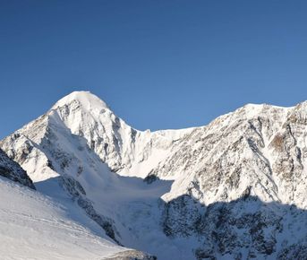 Восхождение на пик Актру (4044 м) на Алтае