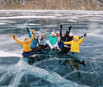 На коньках по льду Байкала: Ольхон, хивусы и собачьи упряжки
