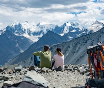 Пеший поход к Белухе с вьючными лошадьми