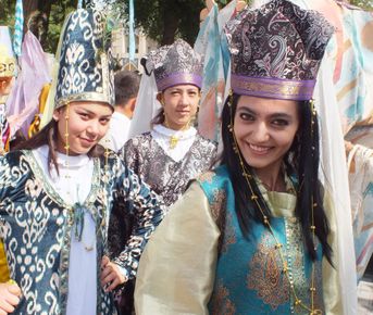 Май, май, фрукты начинай!