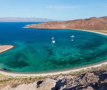 ЖГУЧАЯ МЕКСИКА НА КАТАМАРАНЕ