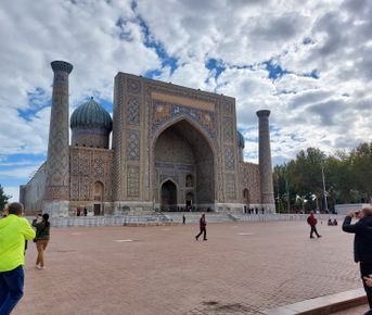 Улетим на выходной в Самарканд и Бухару!