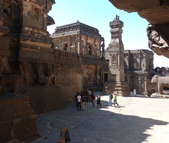 Экспедиция по следам древних королевств: Махараштра и Карнатака.