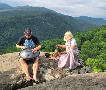  Свидание в горах для двоих