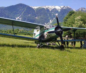 Поход Затерянный мир в Псху с заброской на самолете Ан-2