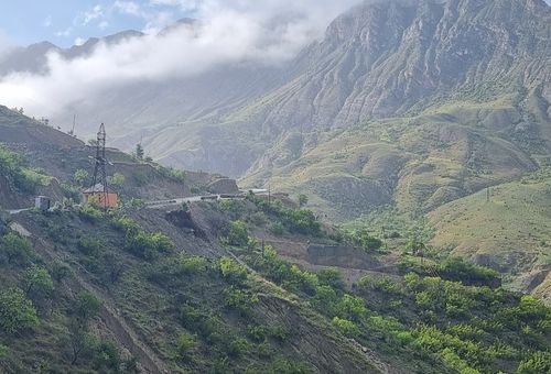 Приглашаем Вас совершить захватывающее путешествие на внедорожниках в мир истории, древности и прошлого! Очень насыщенный джип тур. Средневековые селения, об