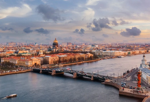 Можно ли увидеть всю красоту Петербурга за три дня? 
Да! 

Вы успеете разглядеть прекрасный город и почувствовать его атмосферу за weekend 
Мы гарантируем! 
