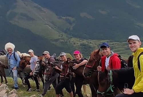 В горах Дагестана проводим конные многодневные туры по Нукатлинскому хребту.