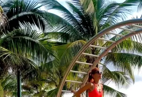 Мои путешествия это не просто отдых, а преображение. 
Я объединяю йогу, дыхательные практики и мой уникальный скульптурный массаж лица, создавая систему.