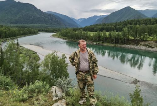 Уделяю особое внимание Вашему комфорту и безопасности используя комфортабельный свежий минивен Hyundai Grand Starex Urban. Небольшие группы до 8 человек. 