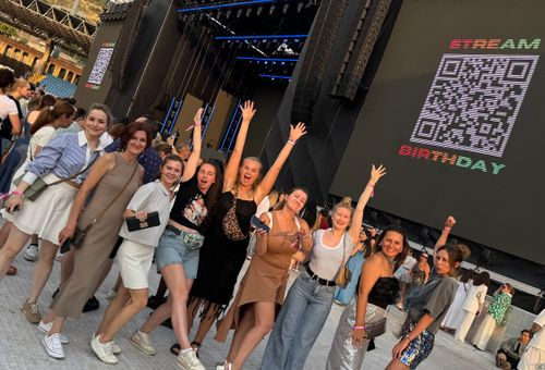 Делаем не просто крутые туры, но и с посещением концертов мировых звезд - Джаред лето, Тимберлейк, Джей Ло, Леди Гага и многие другие. 