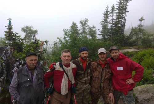 Уникальность наших туров в том, что мы не только водим туристов в красивые места России, но и перезагружаем каждого участника через практики йоги и психологии.