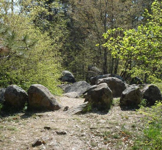Алуштинский кромлех, скала и источник Ай-Йори.