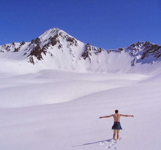 Kamchatka: cross-country skiing to thermal springs
