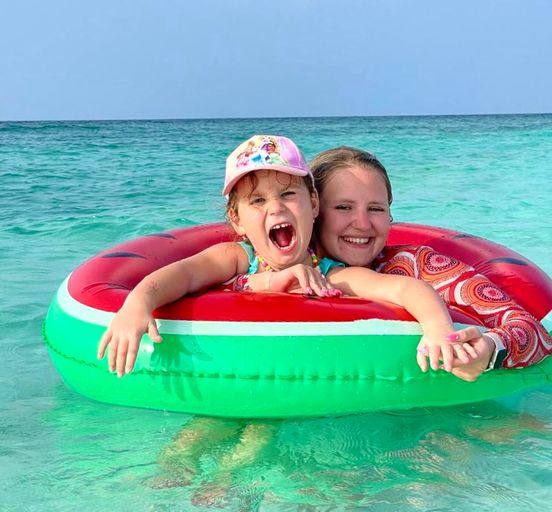 HOLIDAYS FOR PARENTS IN THE MALDIVES WITH CHILDREN+BABYSITTER ANIMATOR