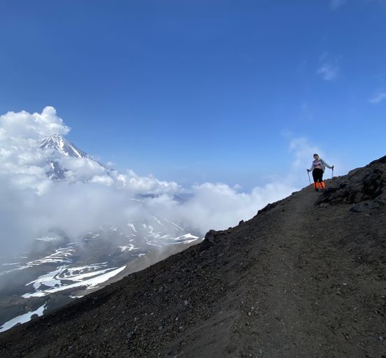  Avacha Pass with an overnight stay: Mount Camel and climbing the volcano 