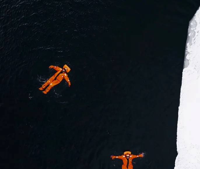 Каникулы в Арктике. 4 дня ярких впечатлений! Сияние, киты, айс-флоатинг.