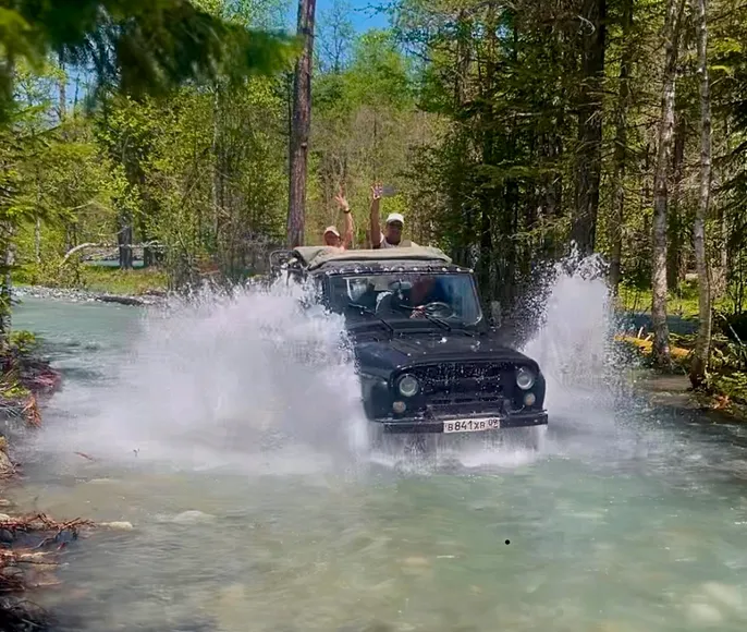 Джиппинг к Белым водопадам Архыза
