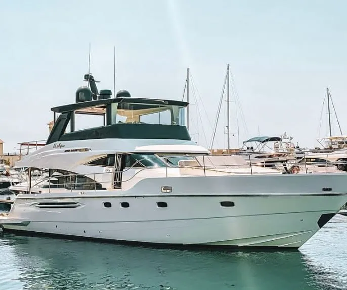 Морская Vip прогулка с арендой роскошной, моторной, двухпалубной Vip яхты