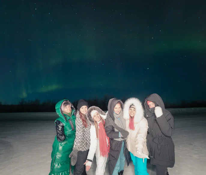 Женская перезагрузка в Арктике. Премиум-тур: сияние, киты, хаски, Териберка