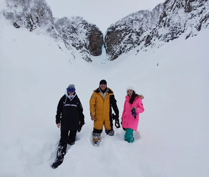 Снегоходная экскурсия на застывший Вилючинский водопад и термальные источники
