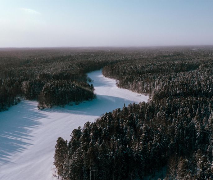 Югра: Нефть, олени, биатлон