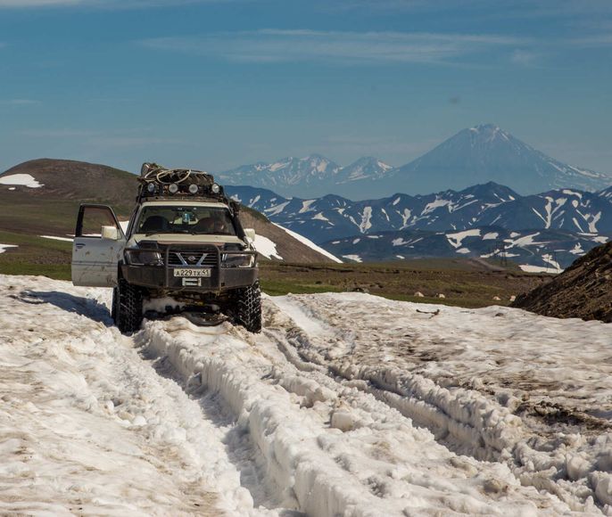 Джип-тур с восхождением на вулкан Горелый.
