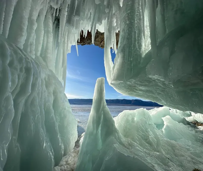 Лед Байкала. Ольхон