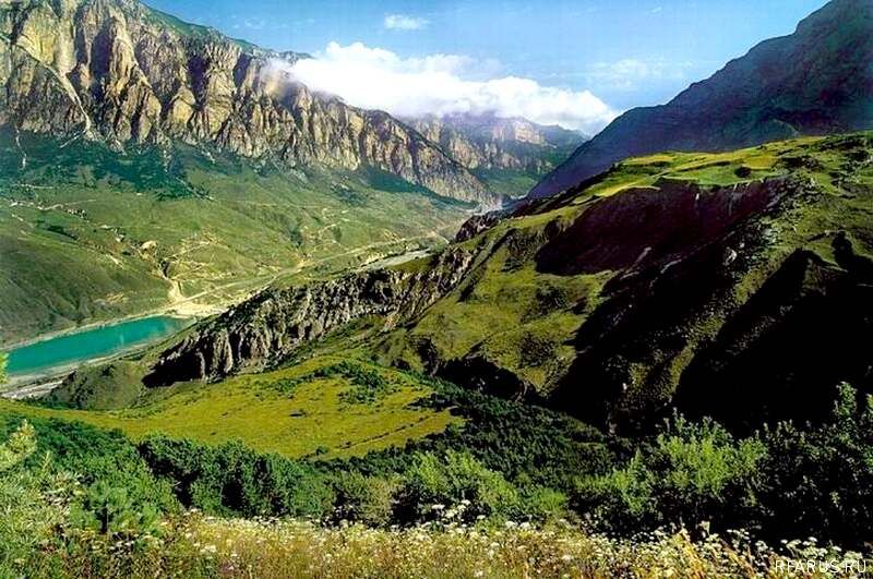 География осетии. Алагирское ущелье: Алагир. Алагирское ущелье Северная. Алагирское ущелье Северная Осетия Алания. Алагирское ущелье – цей.